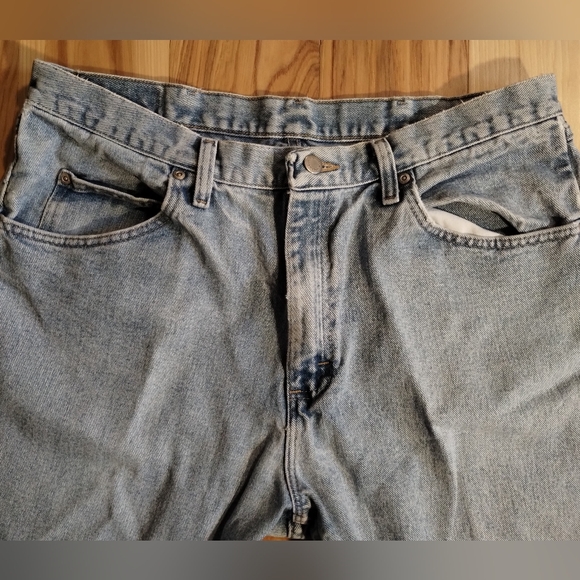 Wrangler Relaxed Fit Light Wash Denim Jeans - Men's Size 36 x 30 - Picture 4 of 14